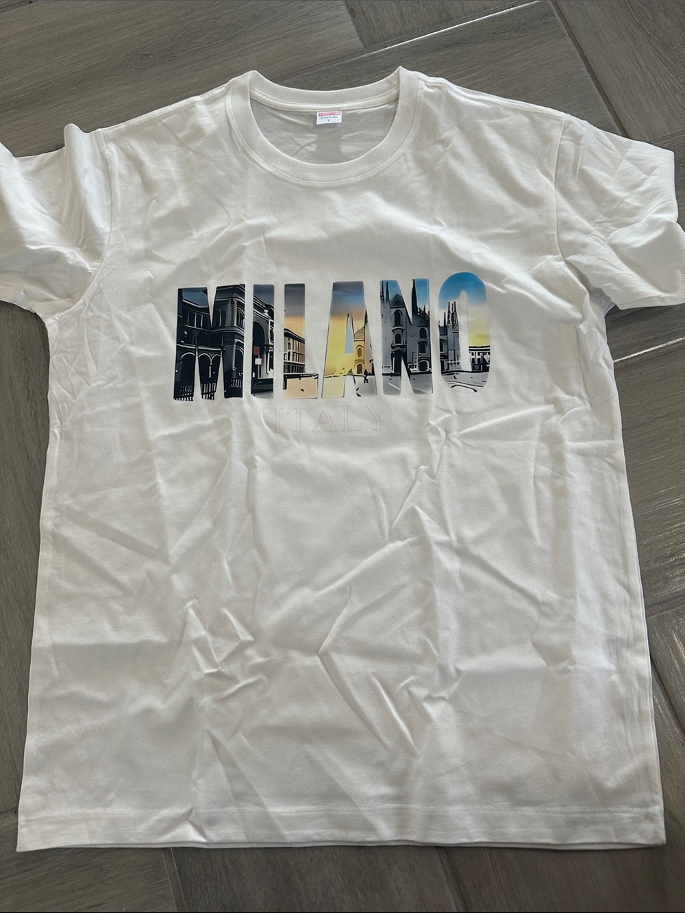 🚨2 for $10🚨Milano White Graphic Cityscape Short Sleeve Tee